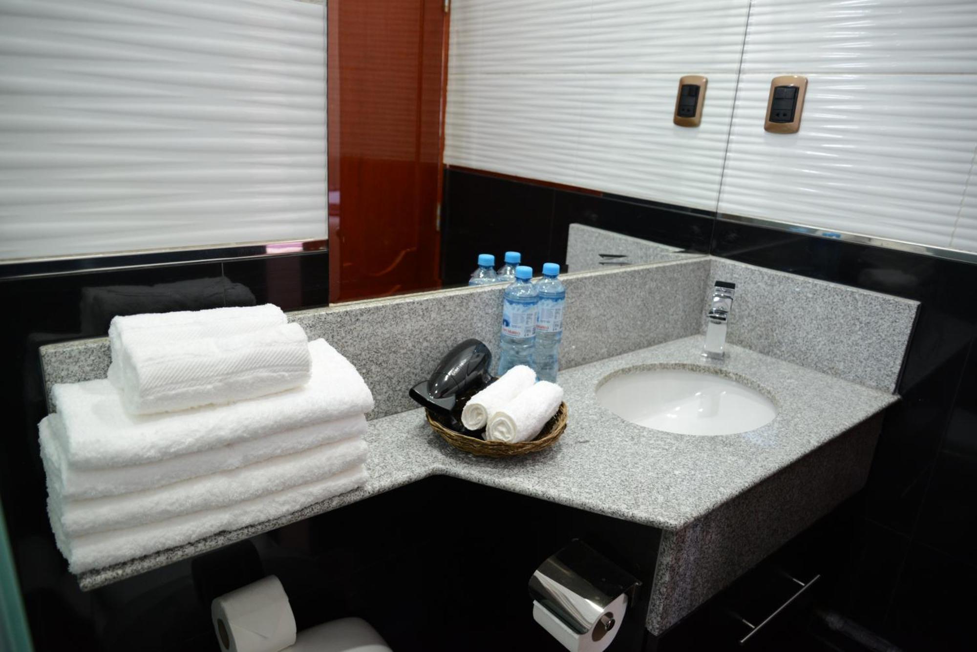 Altipacha Ayacucho Hotel Bagian luar foto